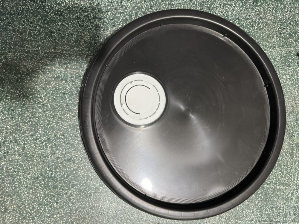 in vỏ thùng sơn đựng dầu